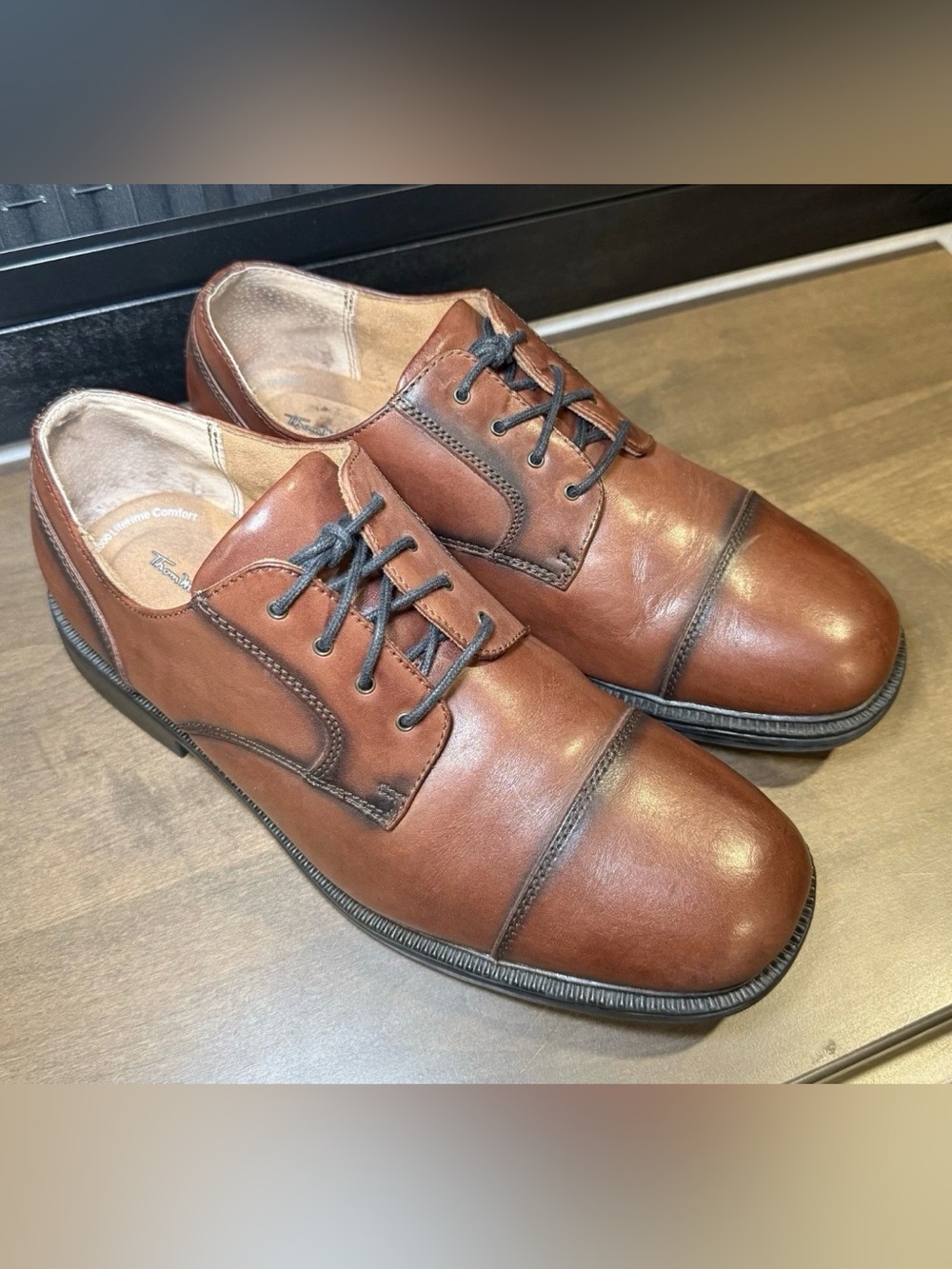 Thom McAn Dress Shoes Mens 10 EEE Oxford
Brown Leather Almond Toe Casual Low - Picture 2 of 10